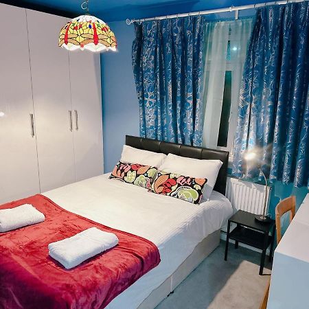 Luxury Double Blue Room Лондон Екстер'єр фото