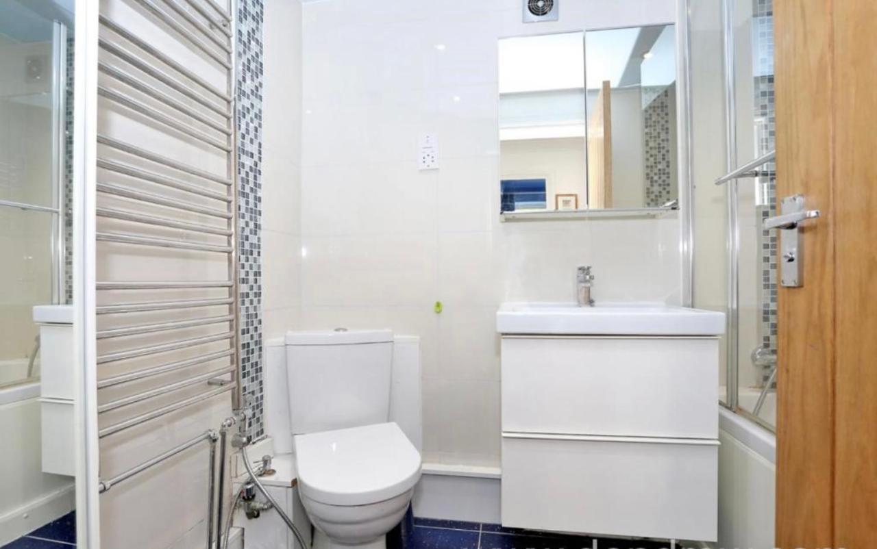 Luxury Double Blue Room Лондон Екстер'єр фото